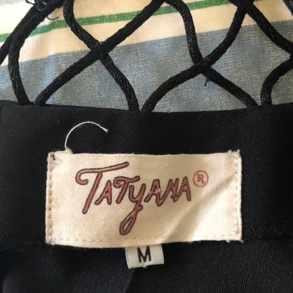 Elegant Black Dress with Mesh Detail - Picture 3 of 3